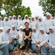 Lisa_students_Sumatra