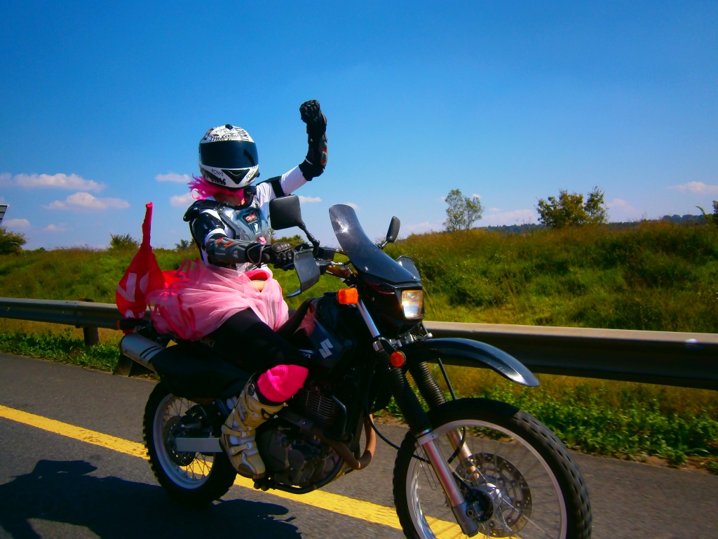 Women Who Ride: Skinny Van Schalwyck - the girl in pink